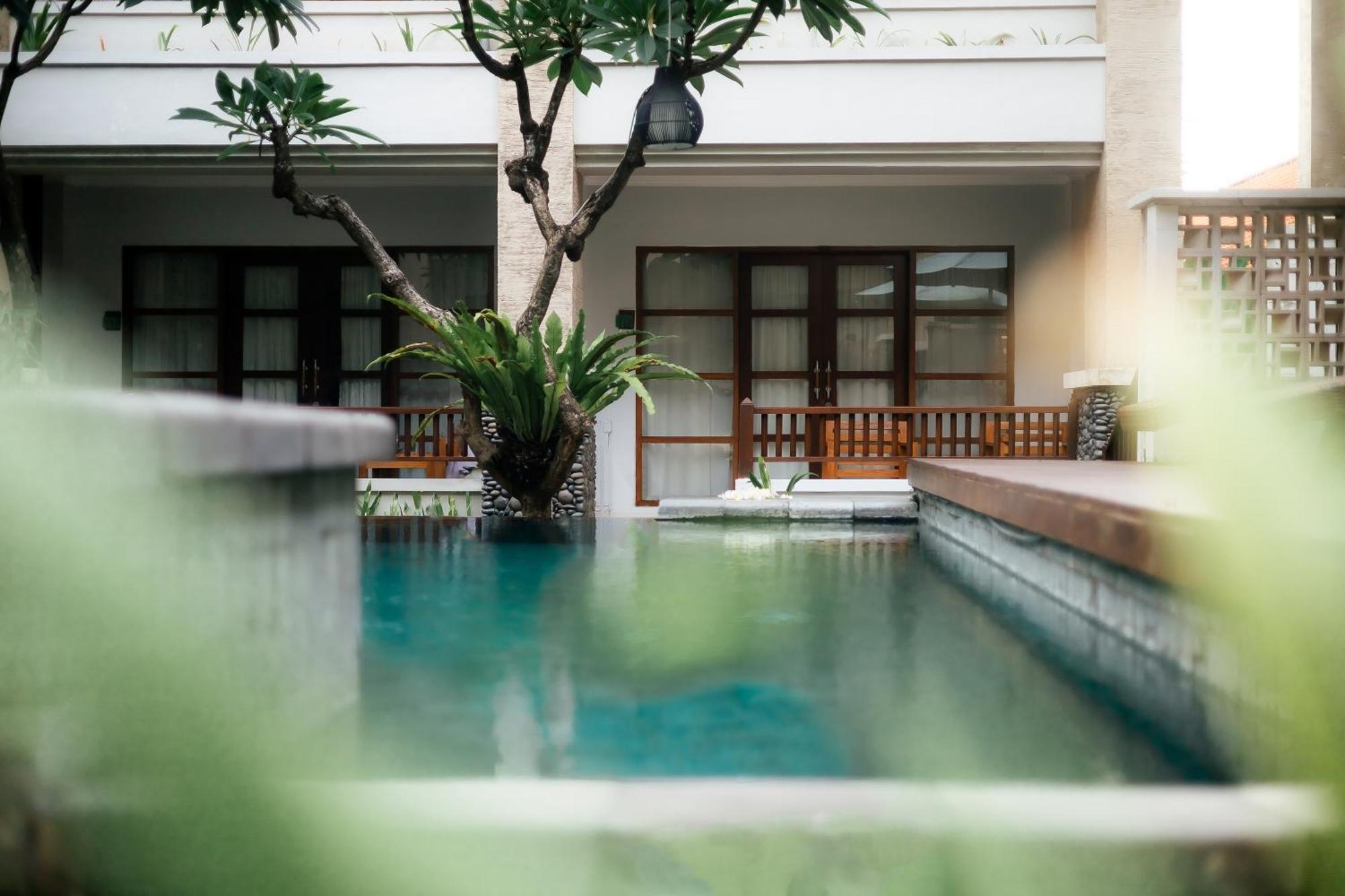 Fourteen Roses Beach Hotel Legian Exterior foto